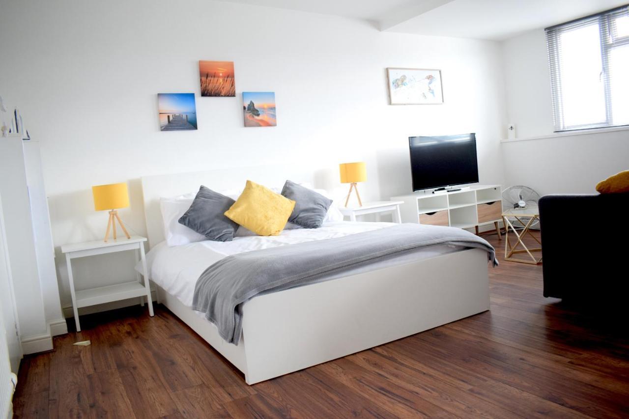 The Bay Beach Apartments Борнмът Екстериор снимка