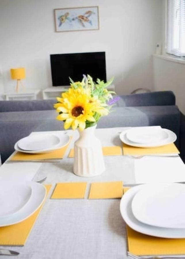 The Bay Beach Apartments Борнмът Стая снимка